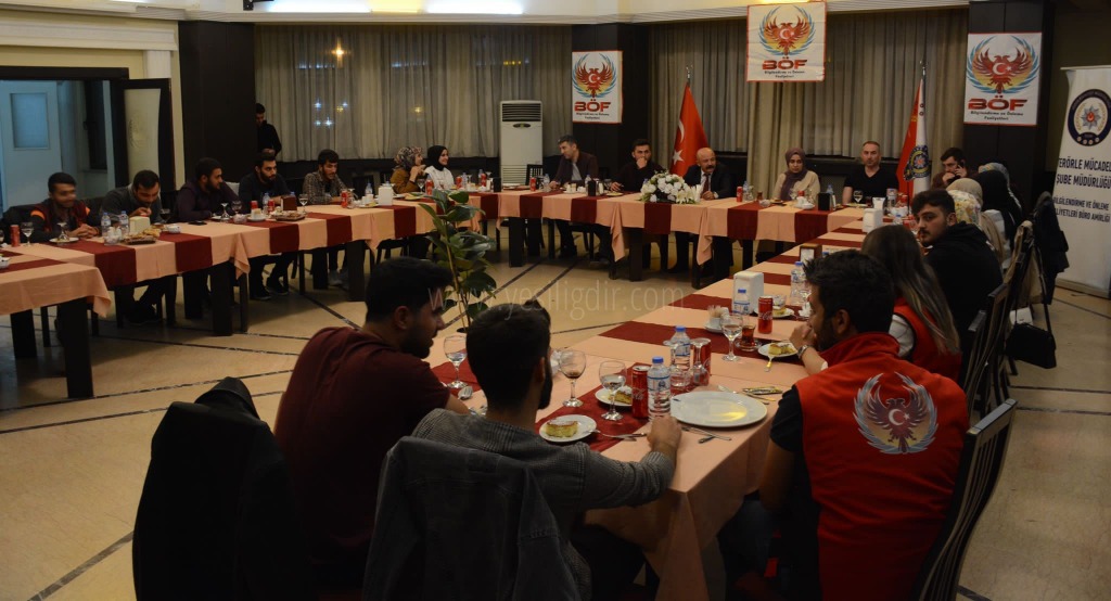 IĞDIR EMNİYET MÜDÜRÜ YONCA ÜNİVERSİTE ÖĞRENCİLERİNİ MİSAFİR ETTİ