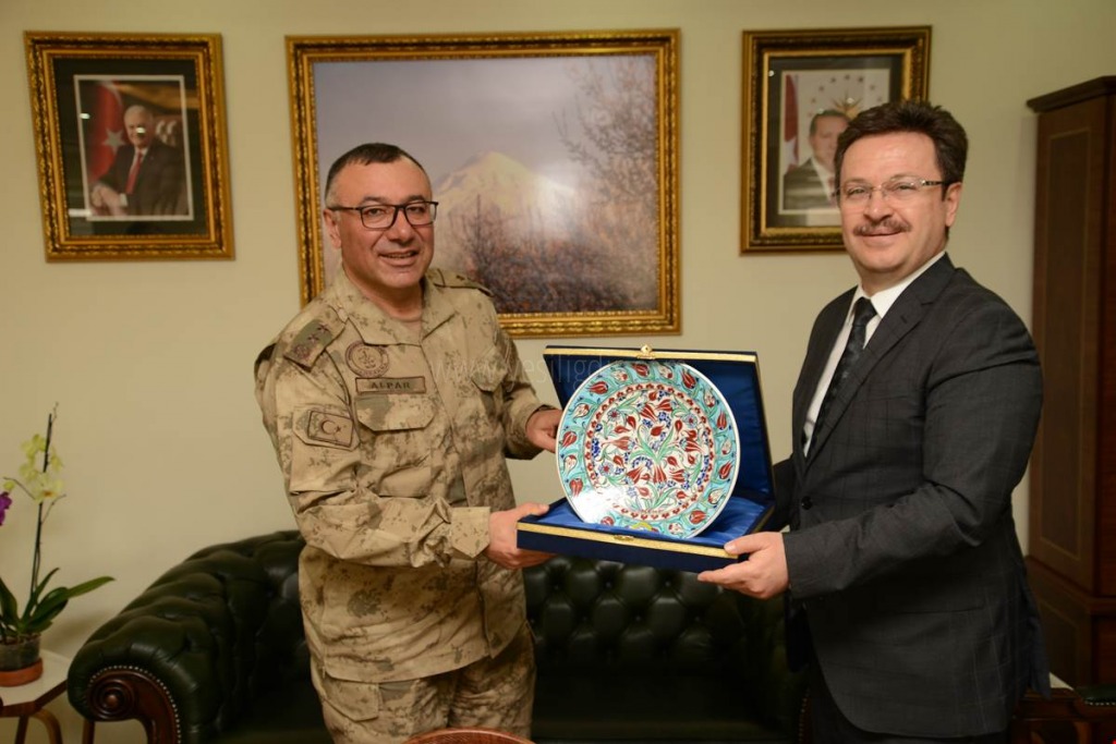 TÜMGENERAL GÜRAY ALPAR VALİ ENVER ÜNLÜYÜ ZİYARET ETTİ