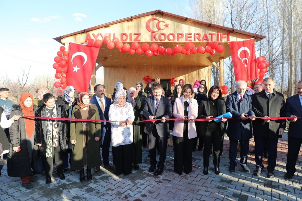 Ayyıldız Kooperatifinden Görkemli Açılış