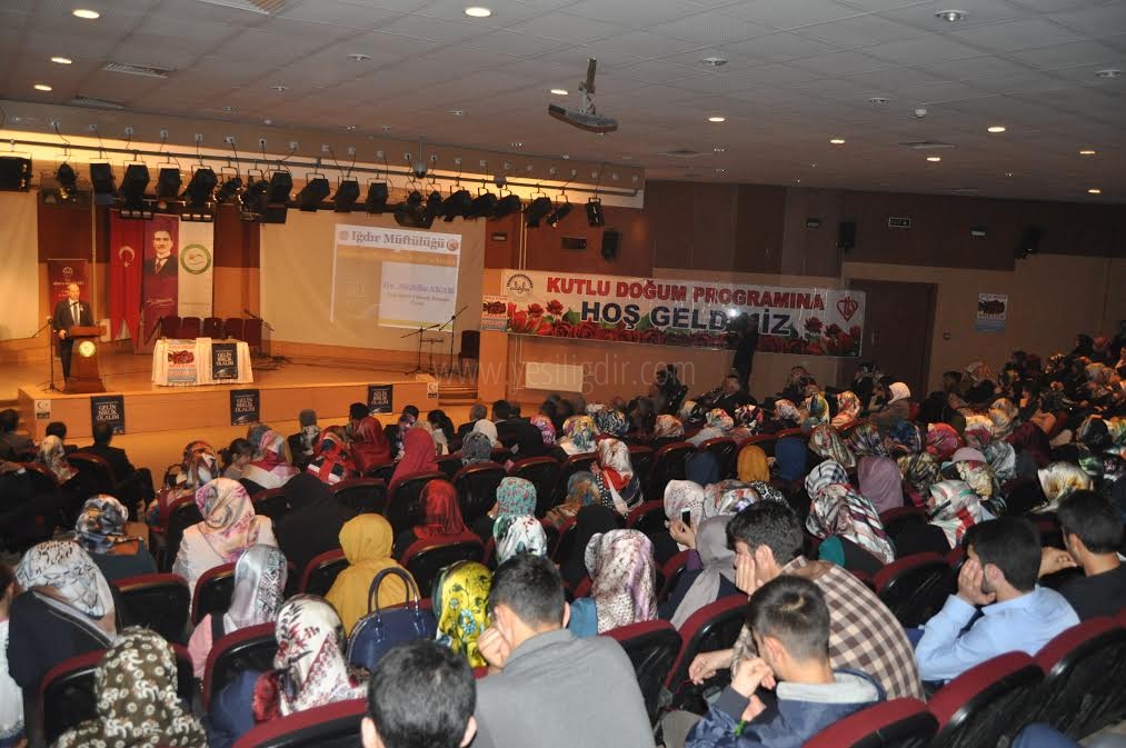 Din İşleri Yüksek Kurulu Üyesi Dr Muhlis AKAR Iğdırda Kutlu Doğum Konferansı Verdi