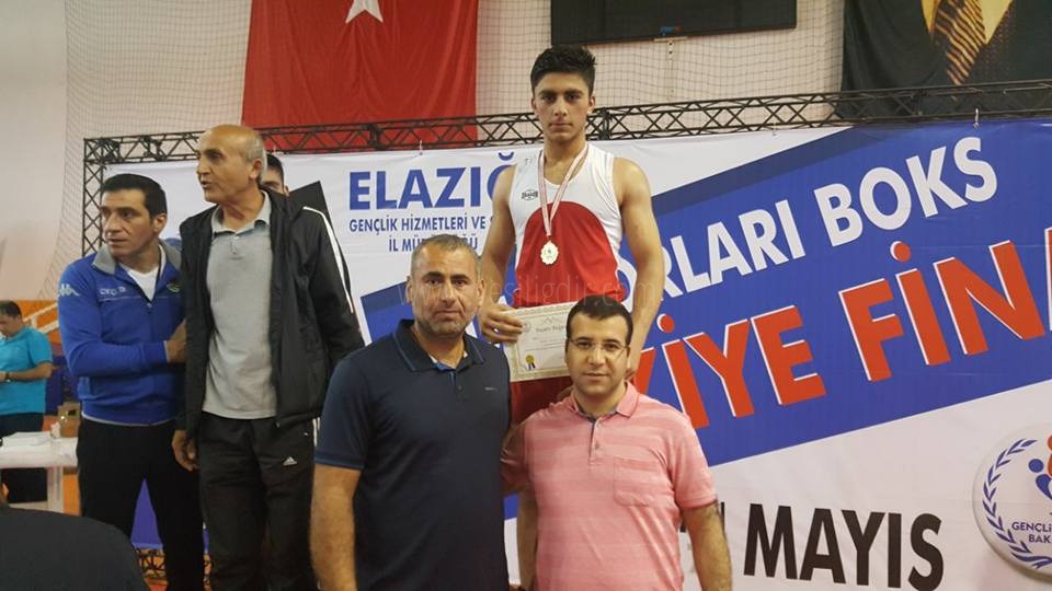 IĞDIRLI BOKSÖRLERİMİZDEN İKİ TÜRKİYE ŞAMPİYONLUĞU
