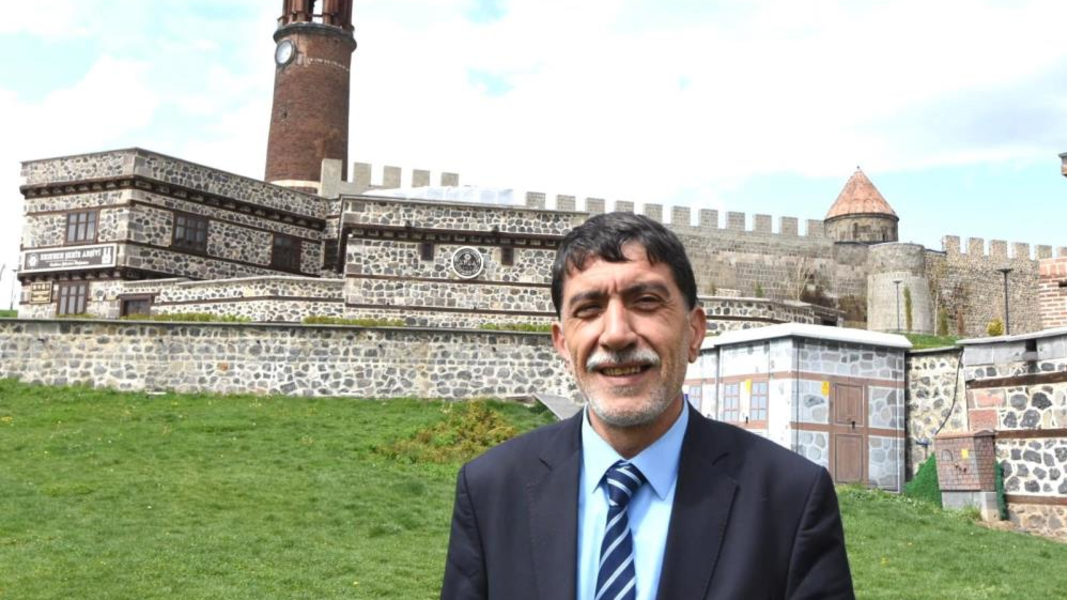 Ürüşan: “Kurbanlarınızı ehil kasaplara kestirin”
