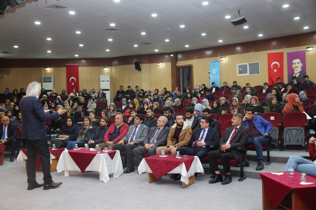 Iğdır Üniversi Mesuliyet Bilinci Konulu Konferans Düzenlendi