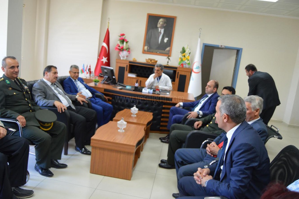 IĞDIR VALİSİ AHMET TURGAY ALPMAN IĞDIR DEVLET HASTANESİNE BAYRAM ZİYARETİNDE BULUNDU