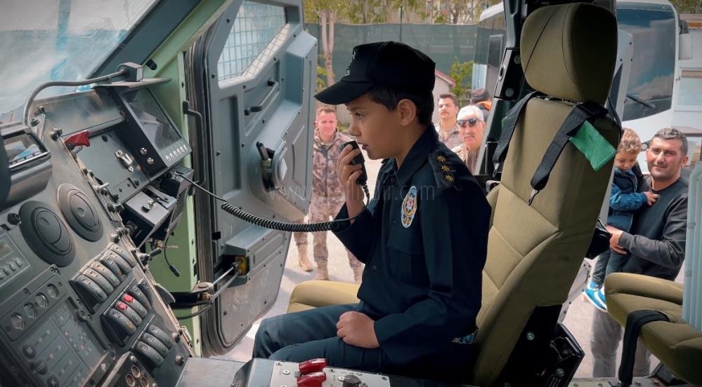 Ağrıda kalp nakli bekleyen minik Muhammedin polis olma hayali gerçek oldu