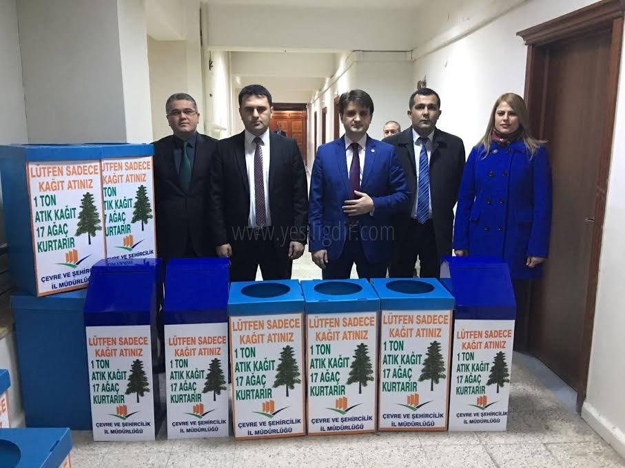 ATIK KAĞIT KUMBARALARI TESLİM EDİLİYOR