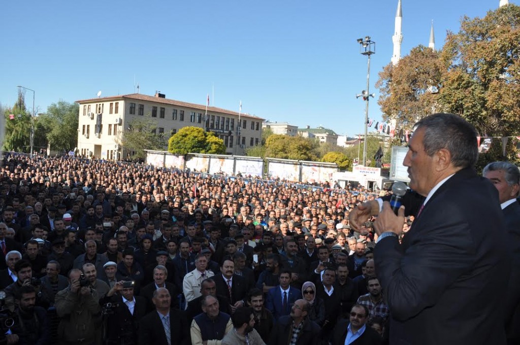 Nurettin Aras Halka Teşekkür Etti