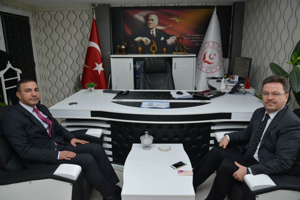 VALİ ÜNLÜ AİLE ÇALIŞMA VE SOSYAL HİZMETLER İL MÜDÜRLÜĞÜNÜ ZİYARET ETTİ
