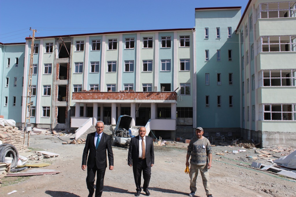 İL MİLLİ EĞİTİM MÜDÜRÜ MMURAT AYDOĞDU OKUL İNŞAATLARINI İNCELEDİ