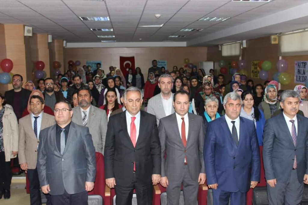 ŞEHİT ER ERKAN AKDENİZ ORTAOKULUNDA OKUMA YARIŞMASI
