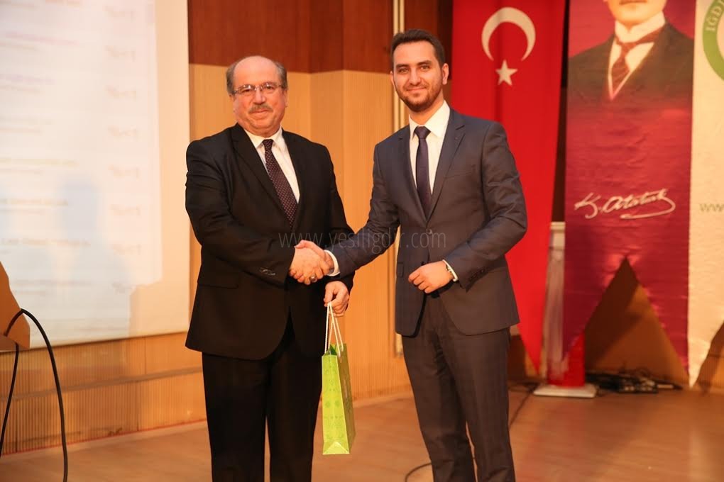 ÜNİVERSİTEMİZDE TURNİTİN VERİTABANI KONULU SEMİNER VERİLDİ