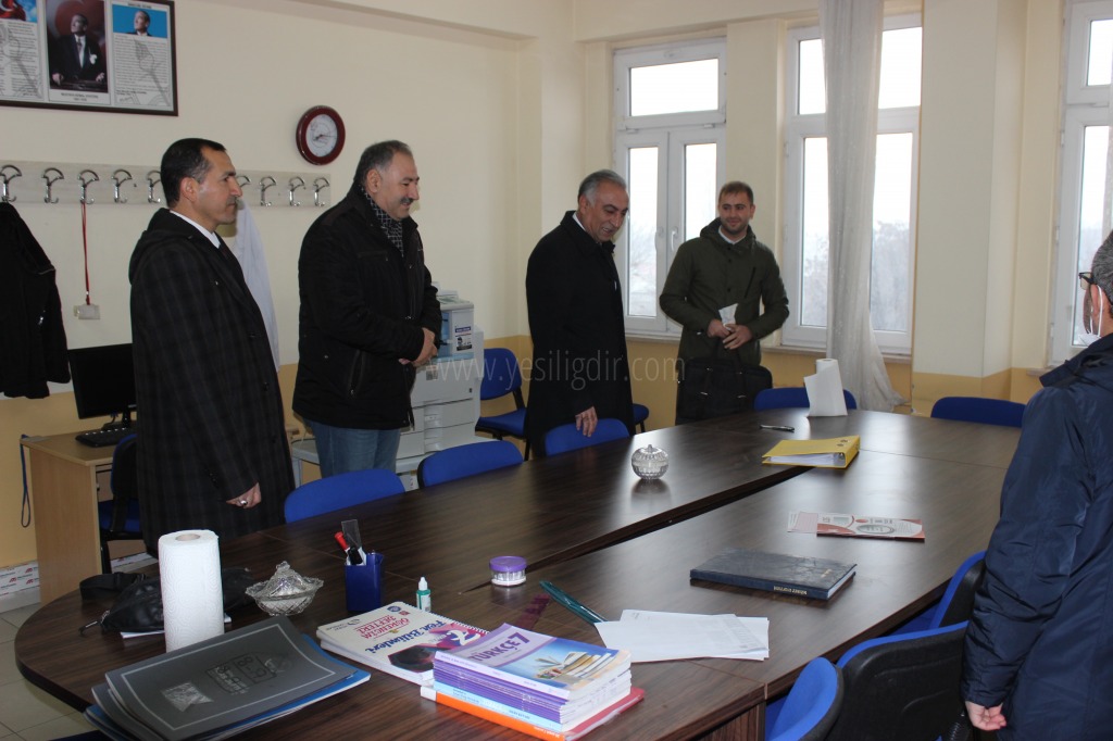 MİLLİ EĞİTİM MÜDÜRÜ GÖNEN ALİKAMERLİ İLK VE ORTAOKULUNU ZİYARET ETTİ