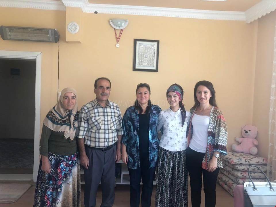 SEMA ÜNLÜ ŞEHİT AİLELERİNİ ZİYARET ETTİ