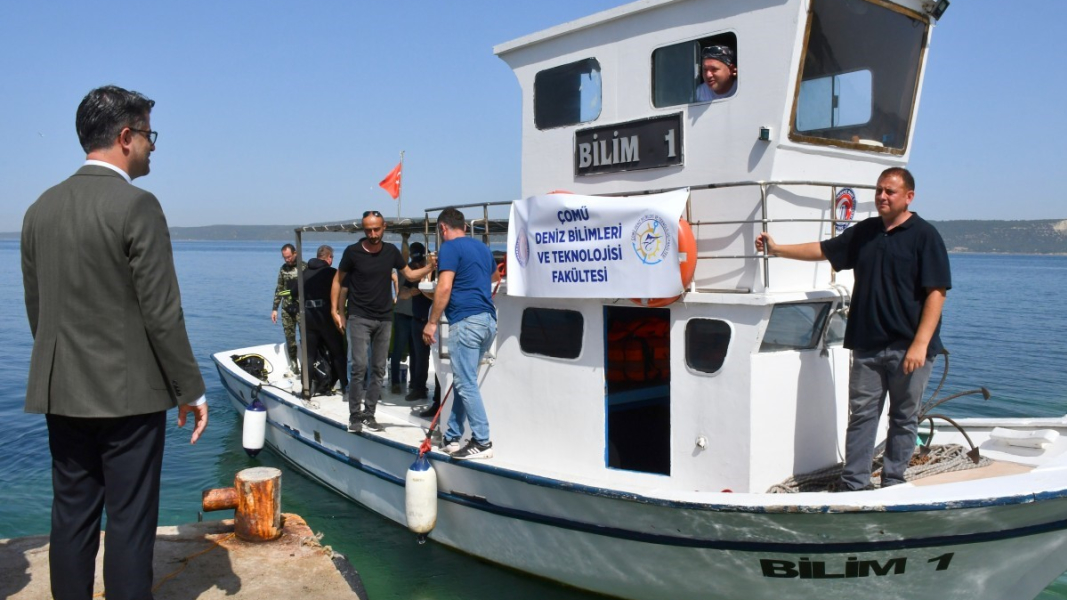 ÇOMÜ tarafından yetiştirilen ıstakoz yavruları denize bırakıldı