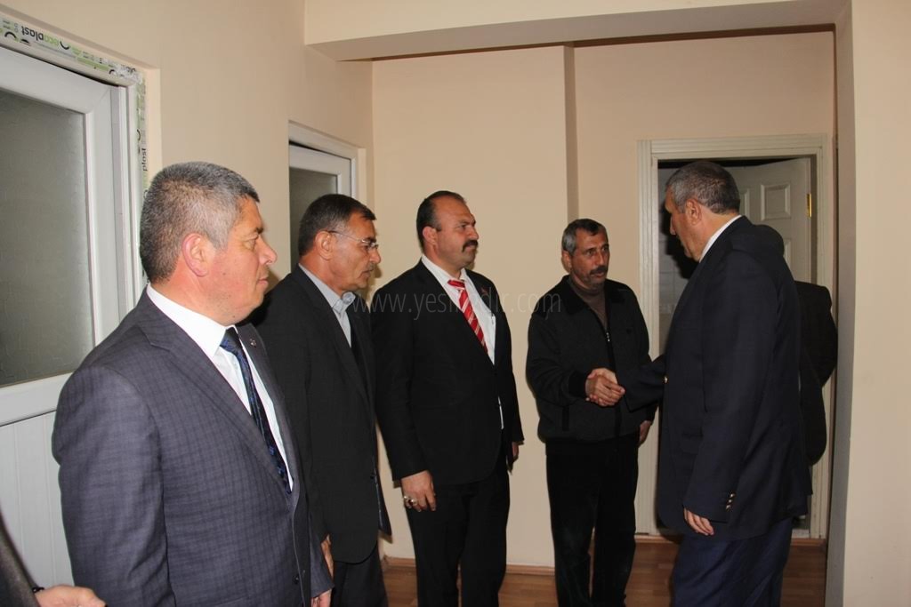 MİLLETVEKİLİ NURETTİN ARAS MHP MERKEZ İLÇE TEŞKİLATINI ZİYARET ETTİ