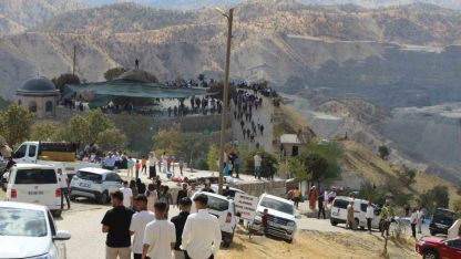 Şırnak’ta 325 yıllık mezarlık ziyareti geleneği 13 bin kişinin katılımıyla gerçekleştirildi