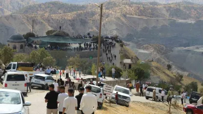 Şırnak’ta 325 yıllık mezarlık ziyareti geleneği 13 bin kişinin katılımıyla gerçekleştirildi