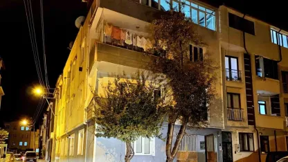 Bursa’da 3’üncü kattan düşen genç yaralandı