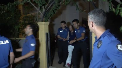 6 çocuğun üzerine benzin döktü