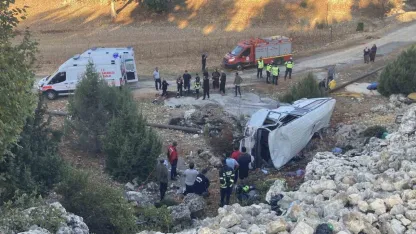 İşçi servisi şarampole devrildi: 5 ölü, 14 yaralı