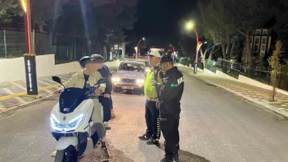 Manisa’da motosiklet sürücülerine denetim toplam 1 milyon 381 bin 423 TL idari para cezası uygulandı.