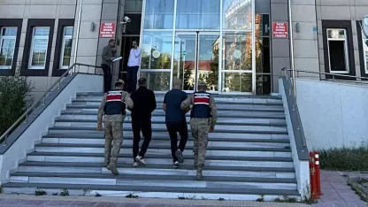 Bitlis’in Tatvan ilçesi kırsalında göçmen kaçakçılığı operasyonu: 2 organizatör tutuklandı