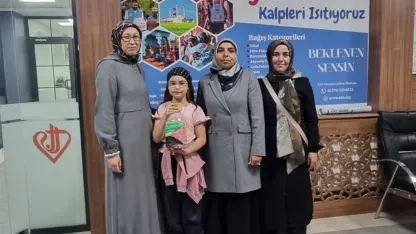 Kütahya’da Kur’an Kursu öğrencisi harçlıklarını İsrail’in açlığa mahkum ettiği  Gazze’ye bağışladı
