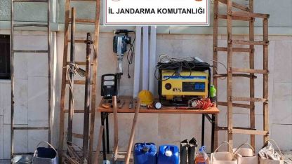 Burdur’da jandarma ekiplerinin tarafından gerçekleştirilen kaçakçılık operasyonu: 12 gözaltı