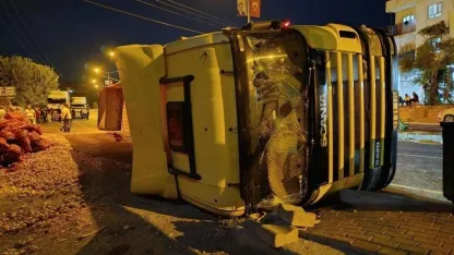 Arızalanan tırdan aşağı indi,arızayı gidermek isteyen tır sürücüsü hayatını kaybetti