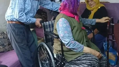 Samsunda Emekli astsubaylardan tekerlekli sandalye desteği yapıldı