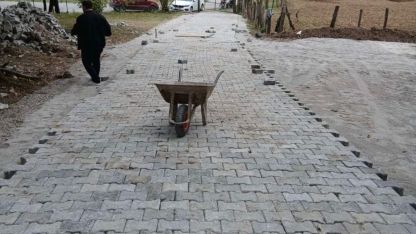 Düzce’de İl Özel İdaresi tarafından köy iç yollarda kış öncesi son çalışmalar yapılıyor