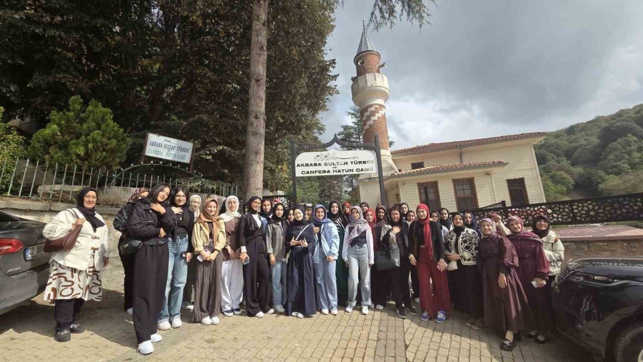 Binlerce Esenyurtlu, İstanbul’un tarihi ve turistik mekanlarını gezdi