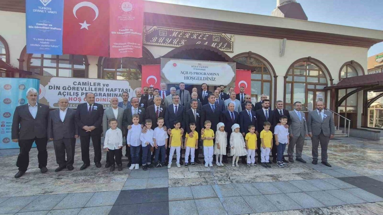 Camiler ve Din Görevlileri Haftası’nın açılışında Gazze için dua edildi