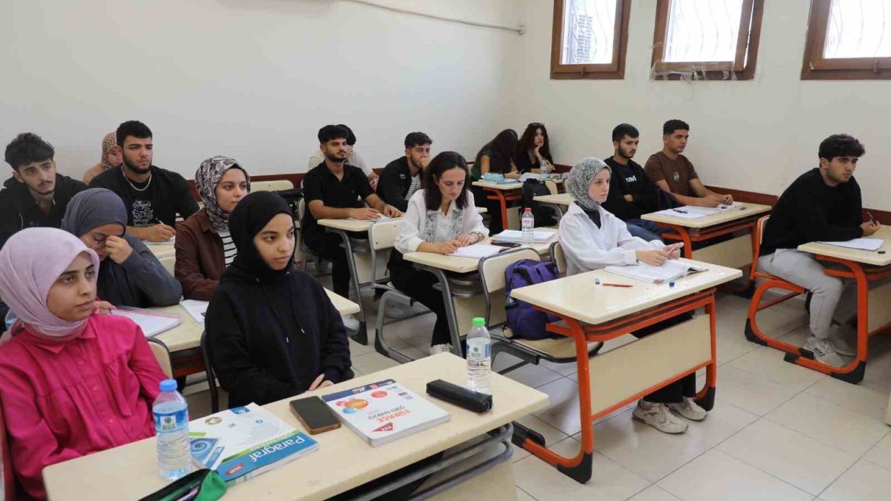 Hatay Büyükşehir Belediyesi kurslarında eğitim alan öğrenciler yüzde 75 başarı oranı sağladı