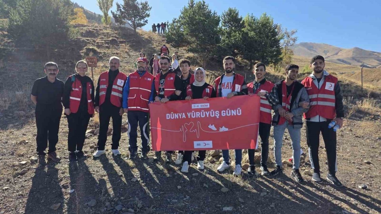 Kızılay’dan Dünya Yürüyüş Günü’nde sağlık için adım etkinliği