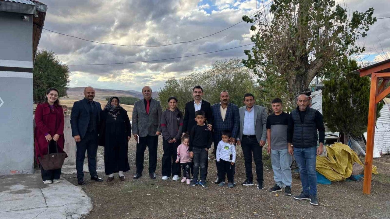 Öğrenciler evlerinde ziyaret ediliyor
