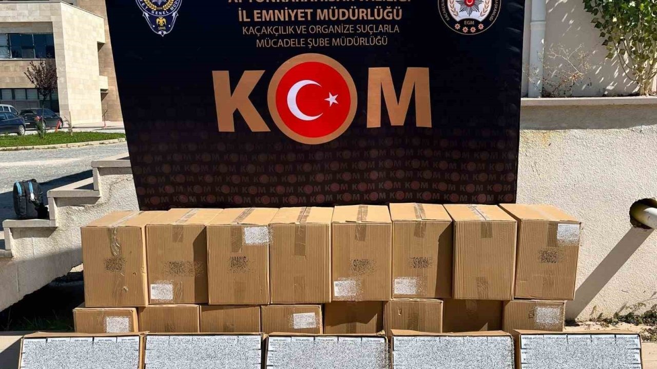 Polis 210 bin adet sahte bandrollü boş makaron ele geçirdi