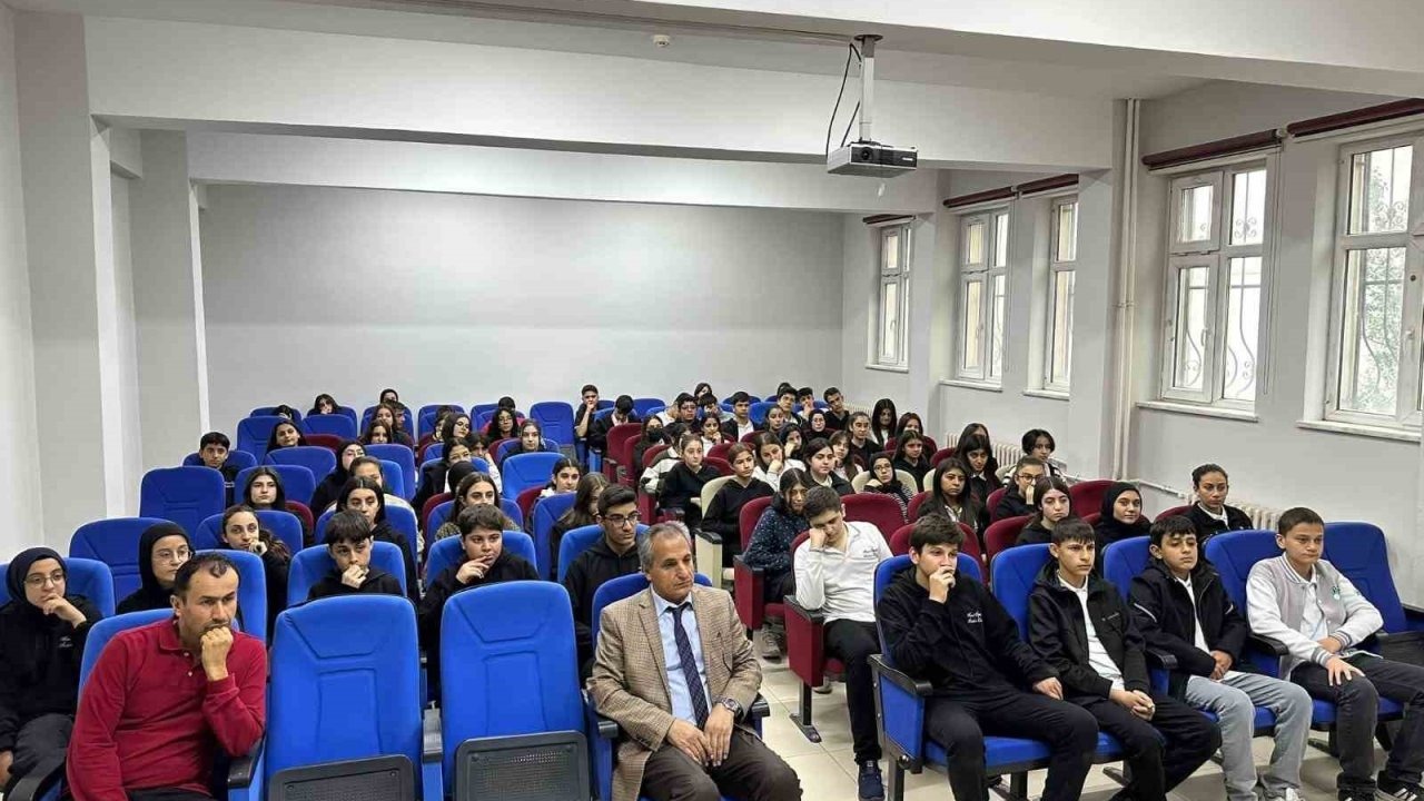 Van’da &quot;5 Soru ve 5 Cevap&quot; konferansı